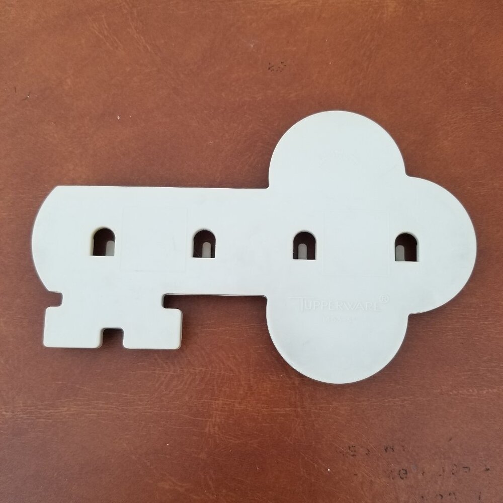 Tupperware Key Holder Rack - 1453-5 - Picture 2 of 3